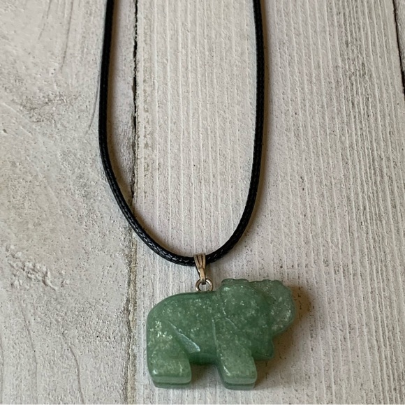 Green Aventurine Lucky Crystal Elephant Pendant Necklace Adjustable Cord Chain - Picture 3 of 10